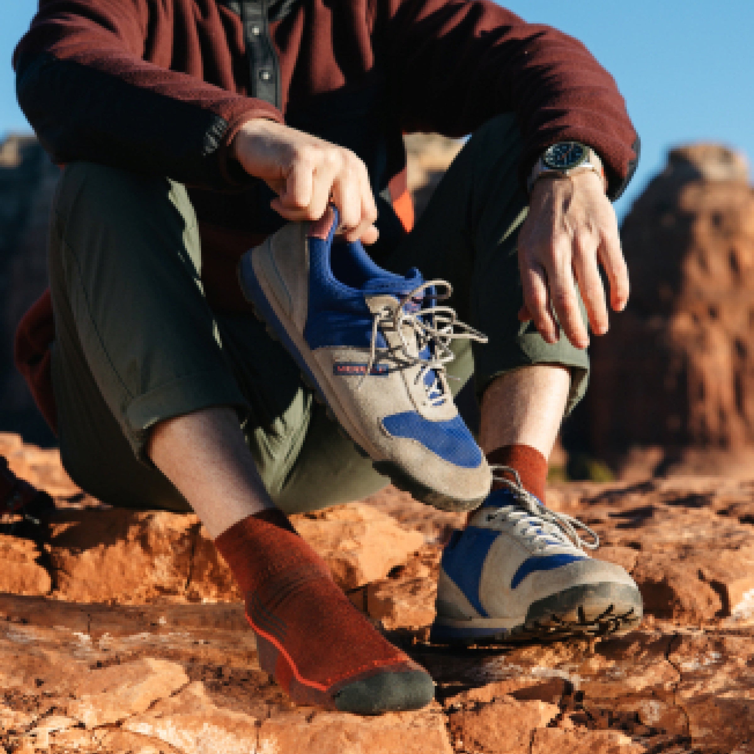 Darn Tough Socks Men's Hiker Quarter Midweight Hiking Socks - Image 7