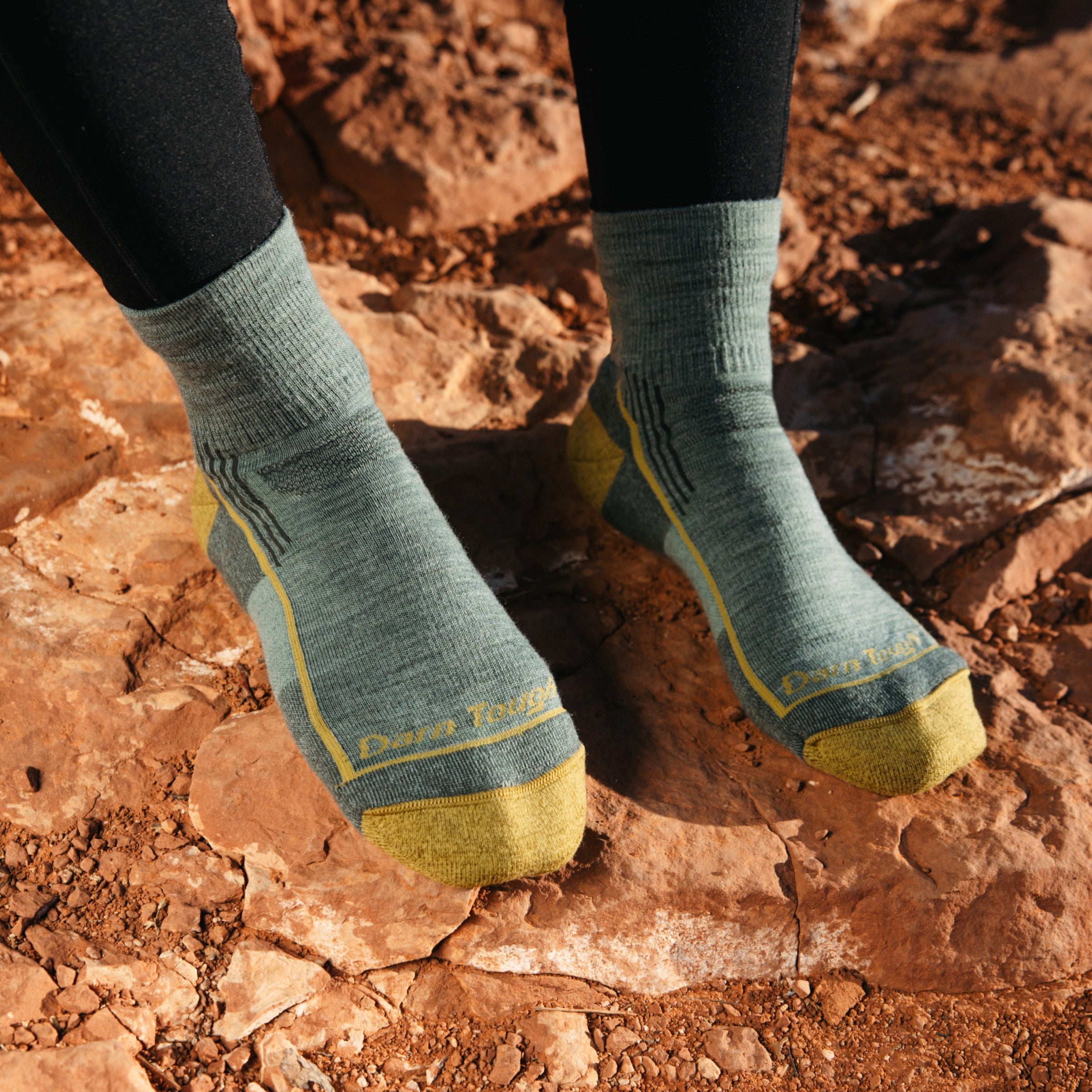 Darn Tough Socks Women's Hiker Quarter Midweight Hiking Socks - Image 4