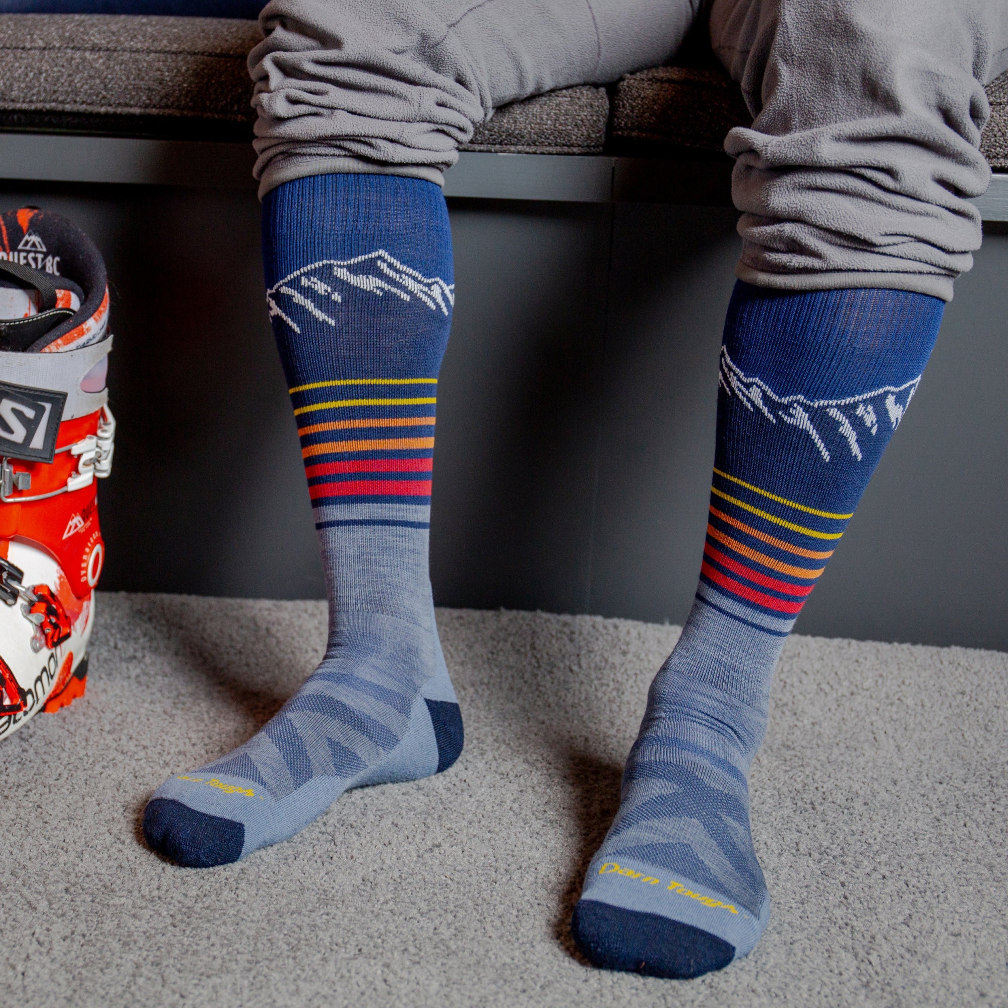 Darn Tough Socks Men's Steep Lines Over-the-Calf Lightweight Ski & Snowboard Socks - Image 5
