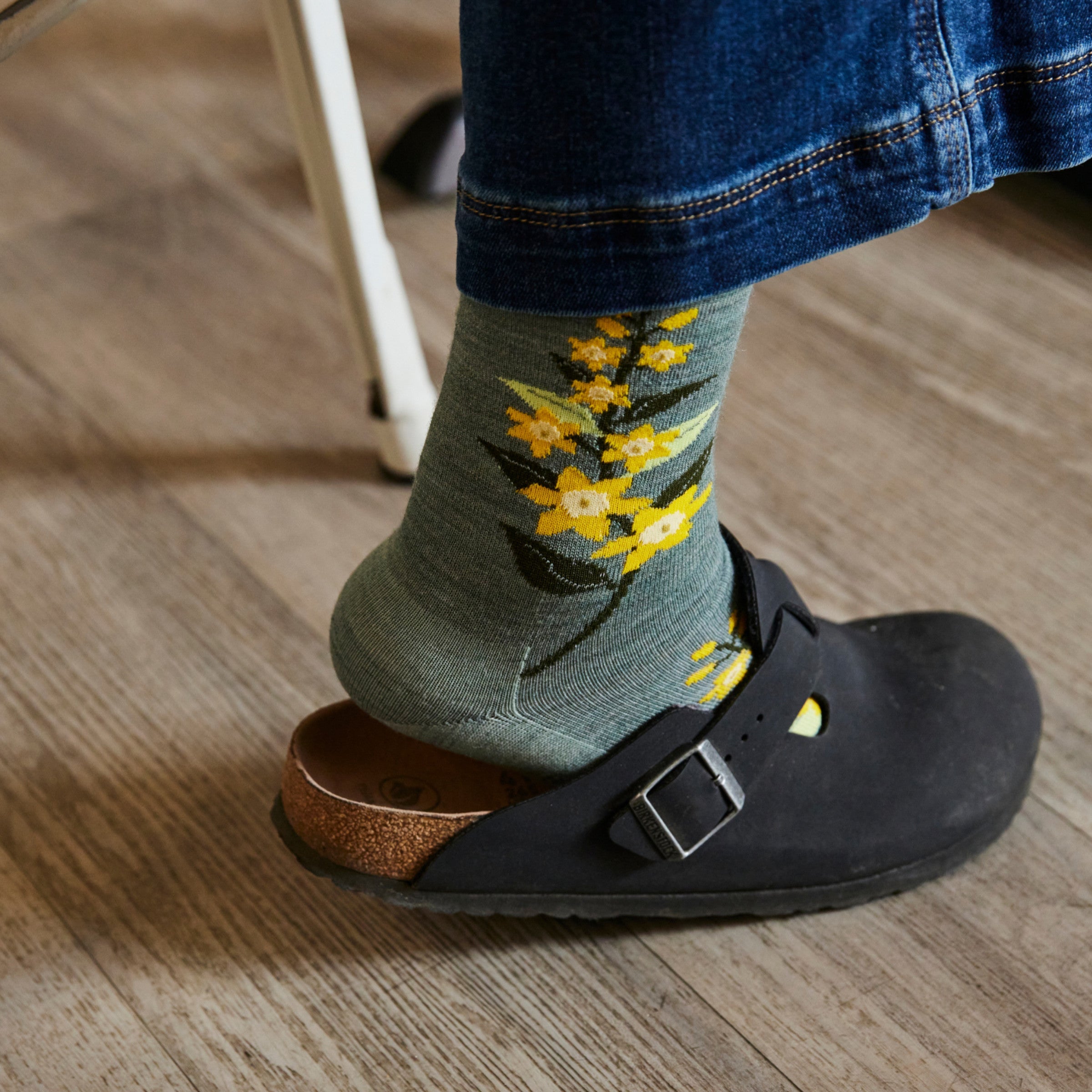 Darn Tough Socks Women's Blossom Crew Lightweight Lifestyle Socks - Image 10
