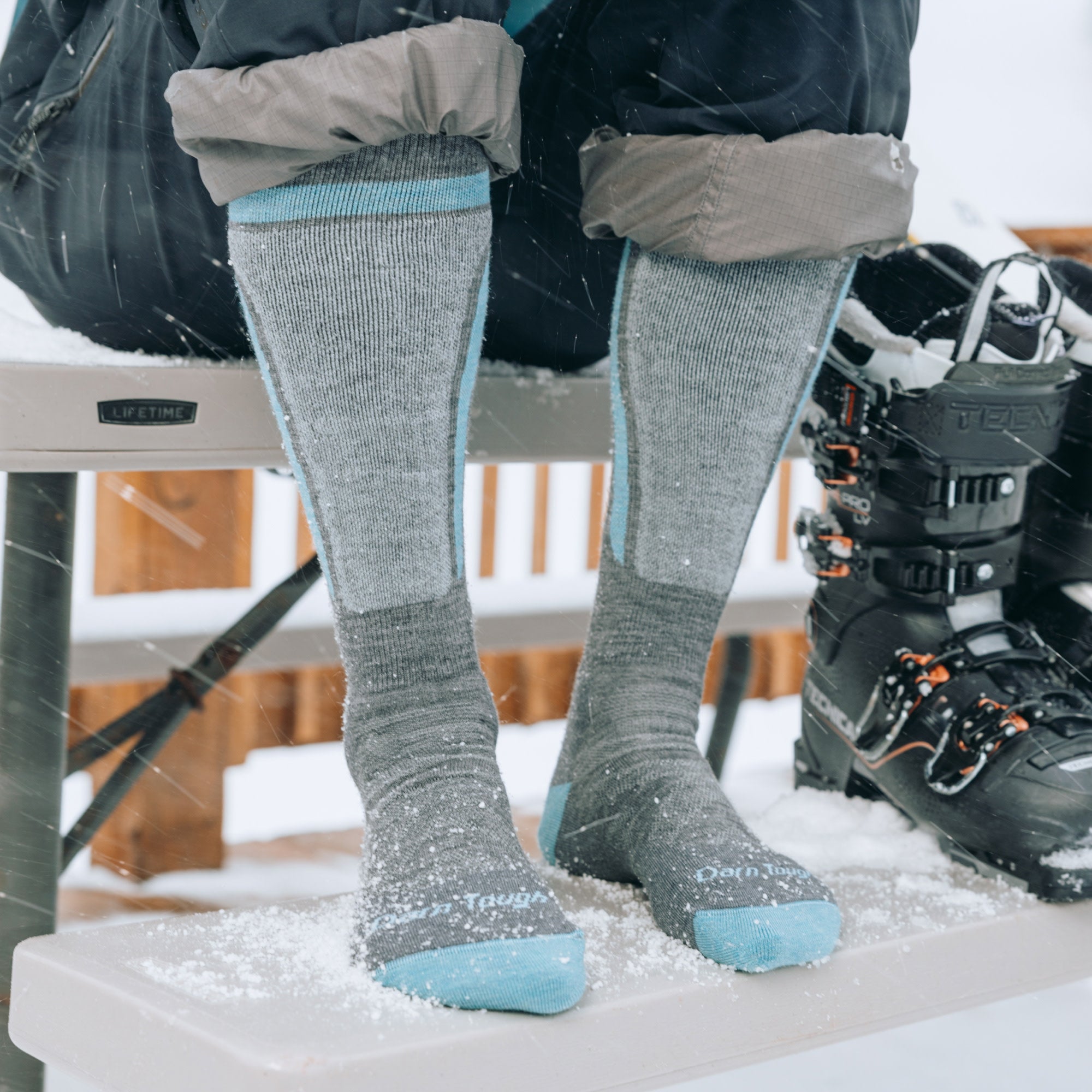 Darn Tough Socks Women's Edge Over-the-Calf Midweight Ski & Snowboard Socks - Image 2