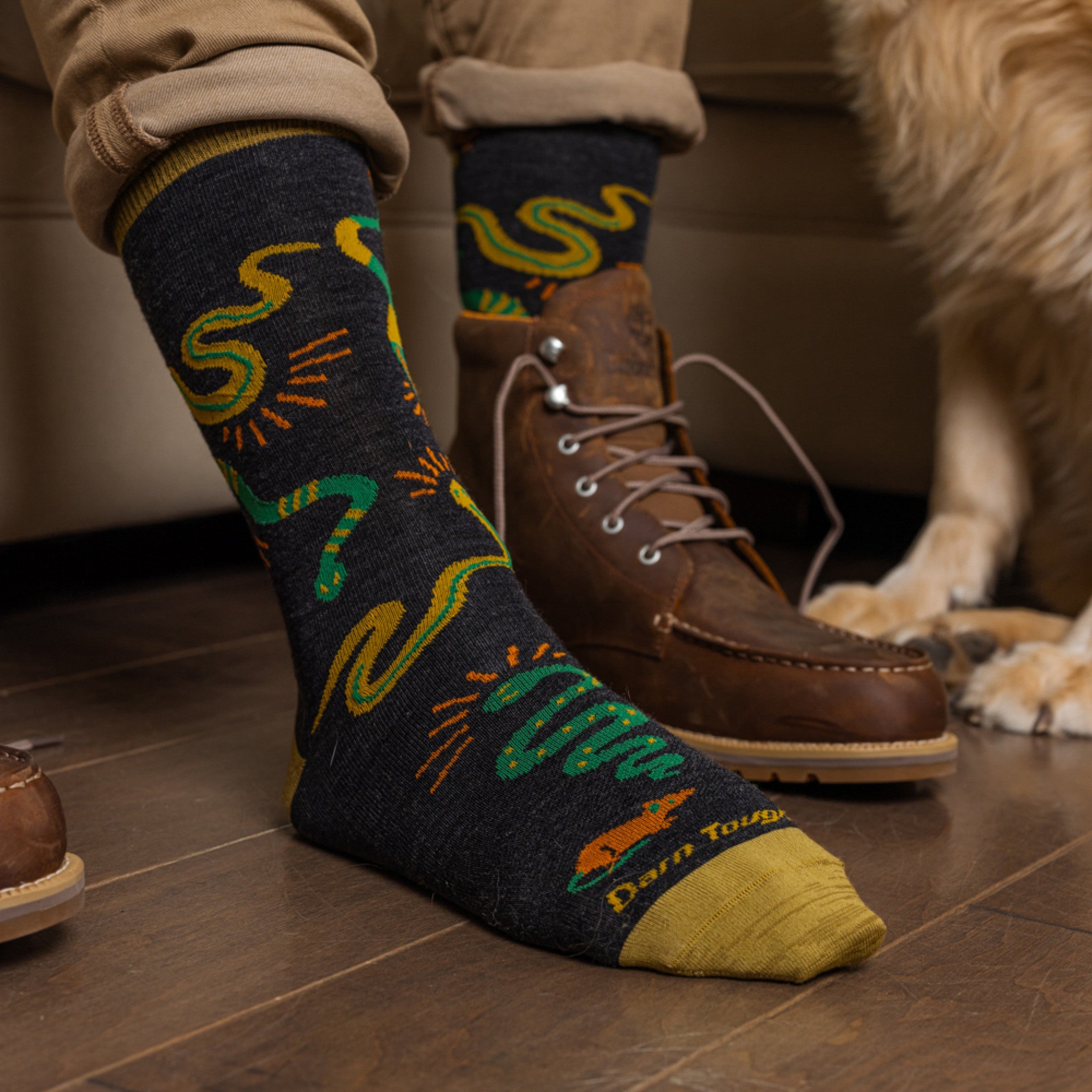 Darn Tough Socks Men's Field Guide Crew Lightweight Lifestyle Socks - Image 2