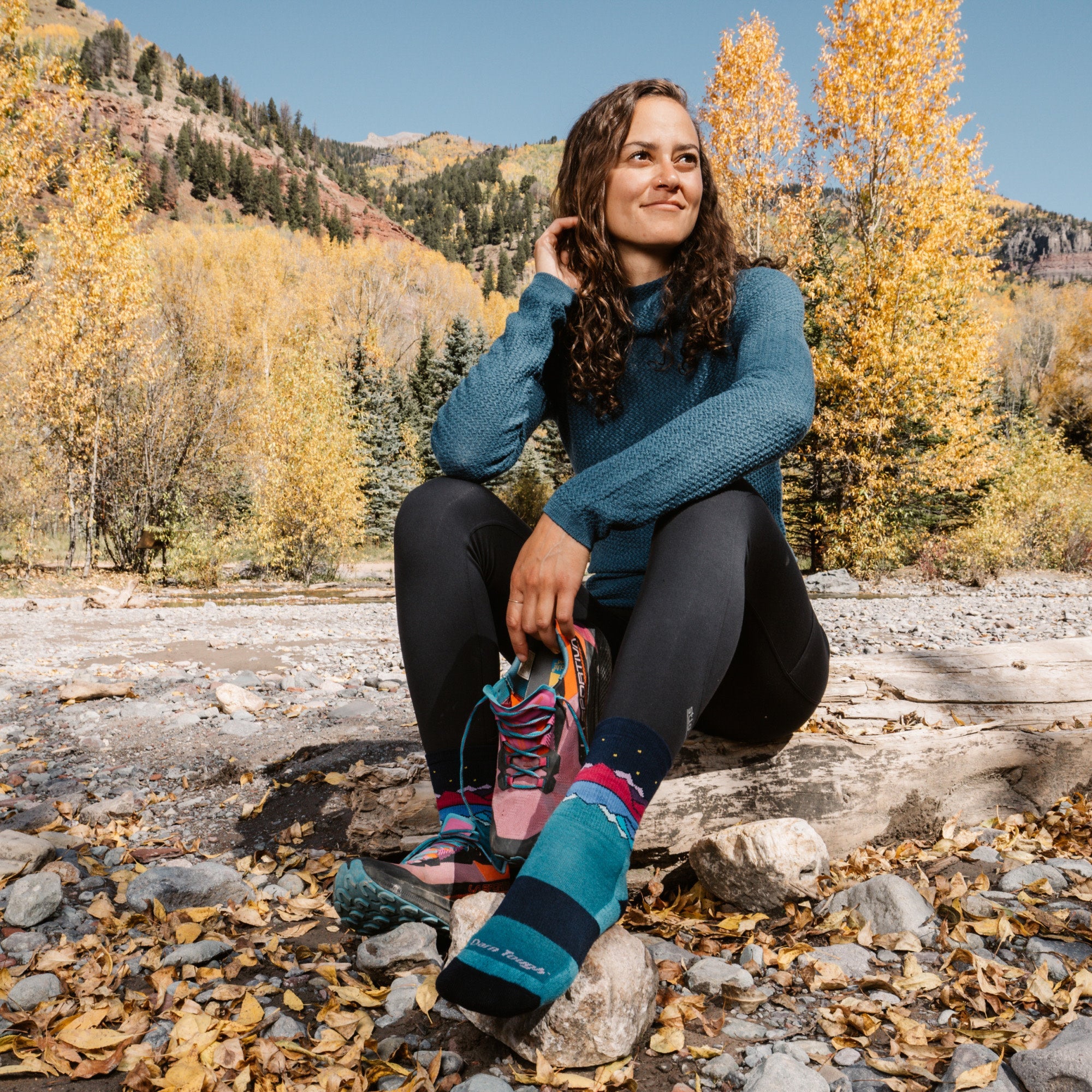 Darn Tough Socks Women's Mirror Lake Micro Crew Midweight Hiking Socks - Image 4