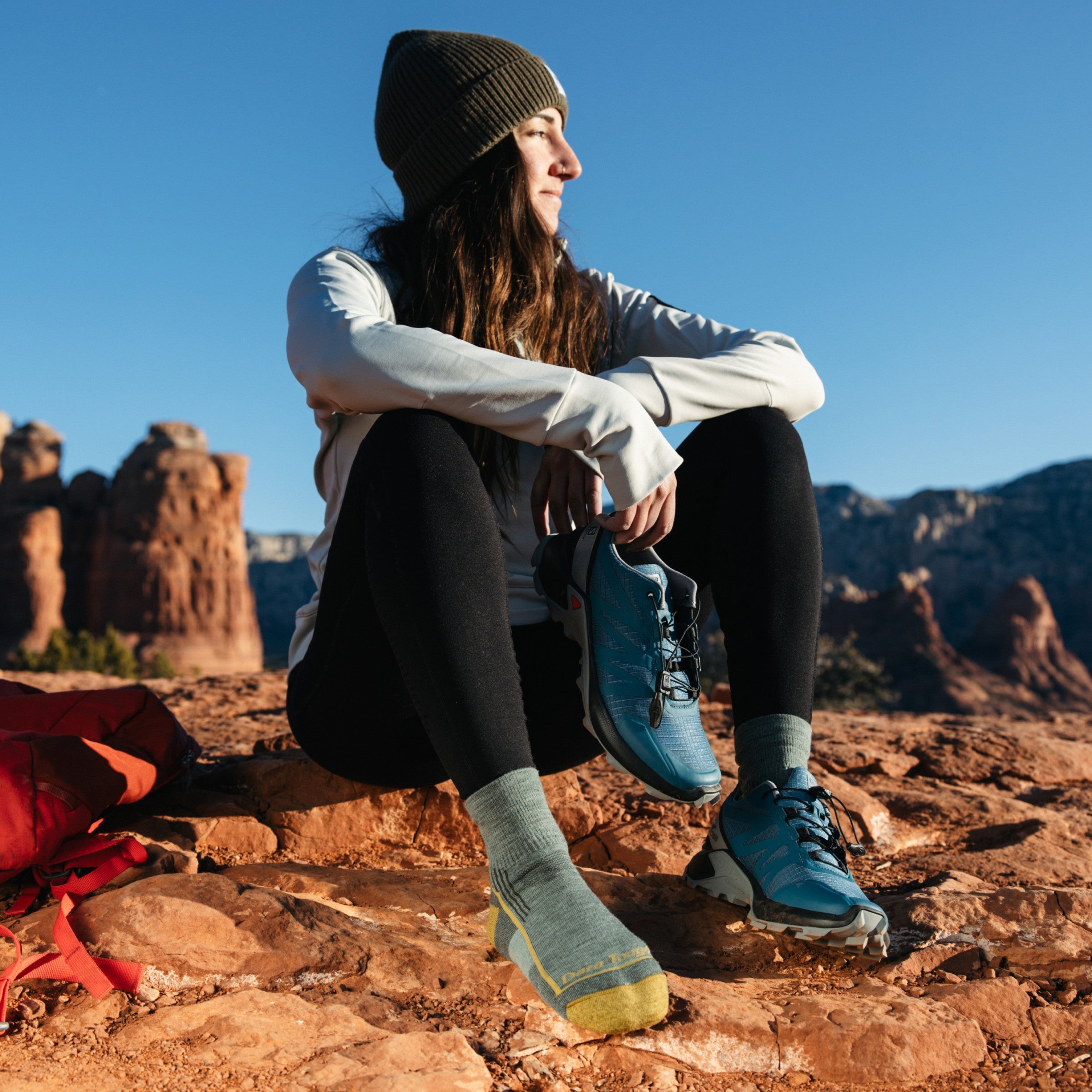 Darn Tough Socks Women's Hiker Quarter Midweight Hiking Socks - Image 6
