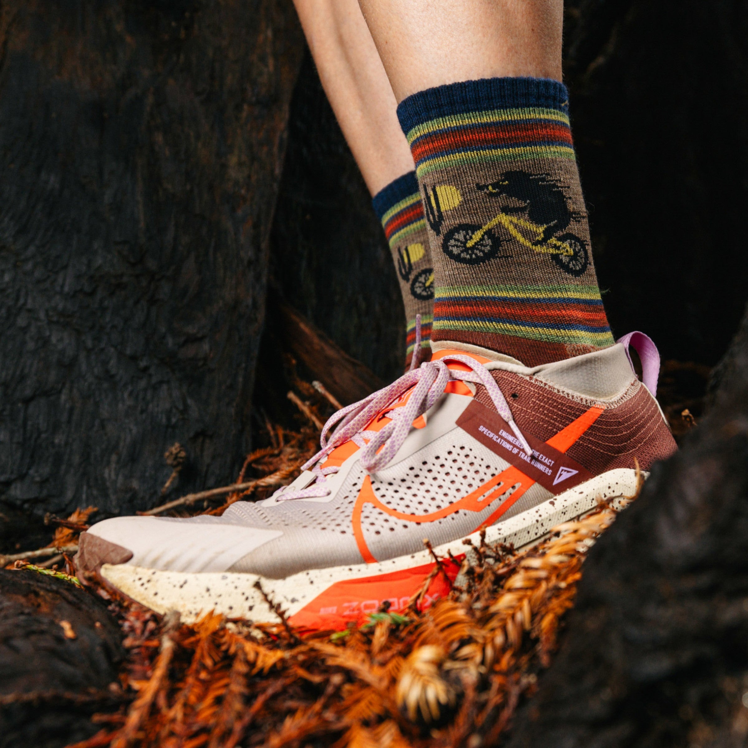 Darn Tough Socks Men's Willoughby Micro Crew Lightweight Hiking Socks - Image 10