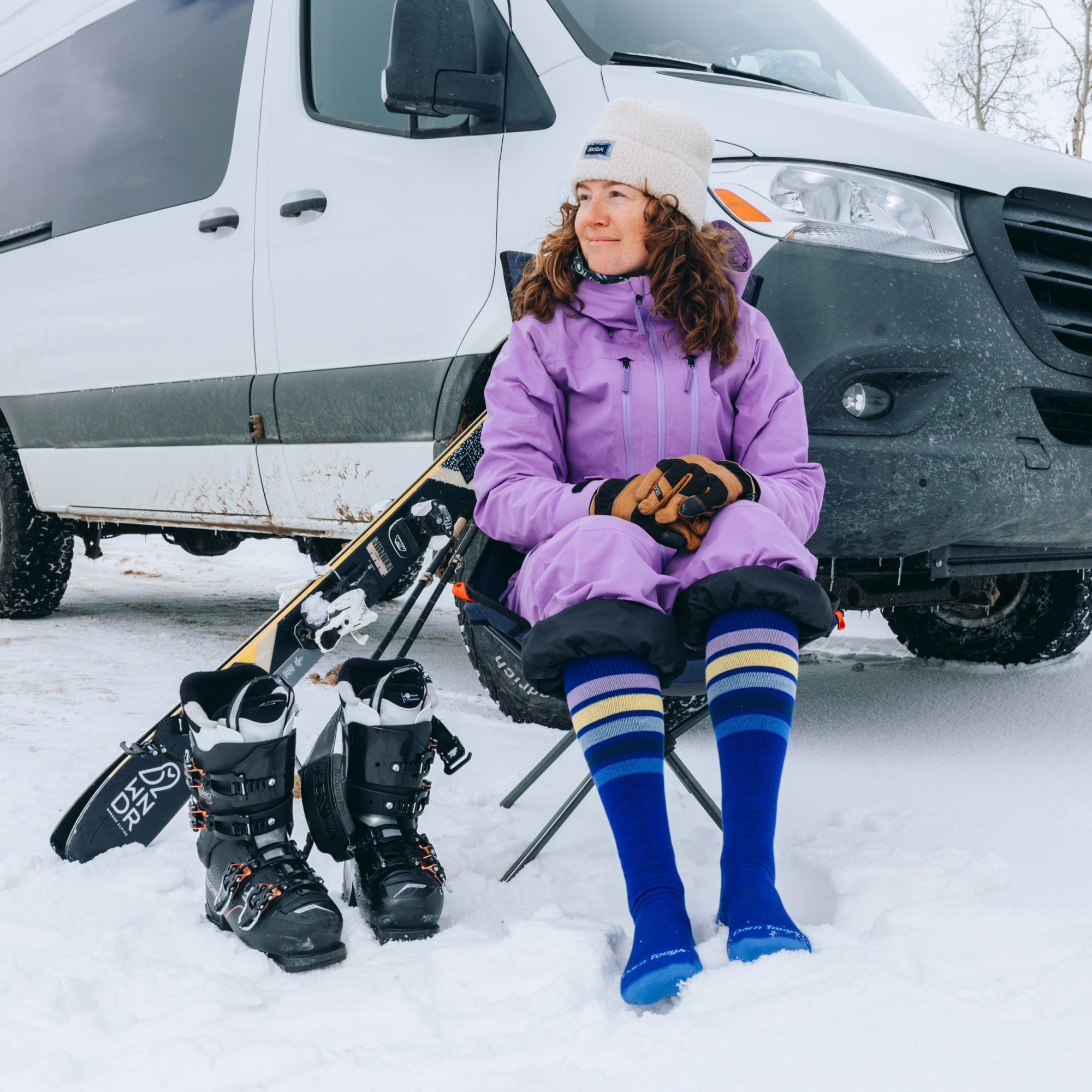 Darn Tough Socks Women's Limited Edition Snowburst Over-the-Calf Midweight Ski & Snowboard Socks - Image 2