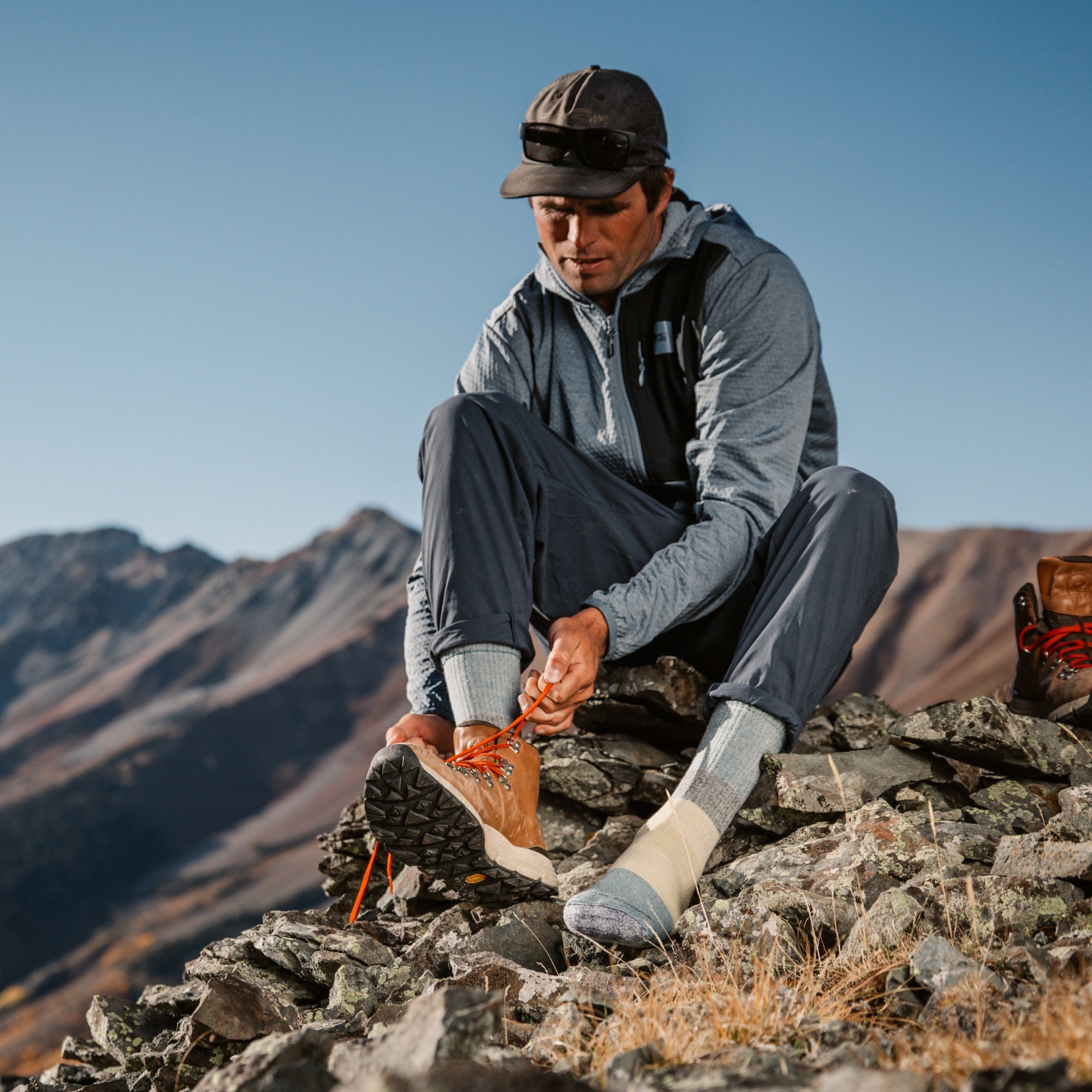 Darn Tough Socks Men's Mountaineering Micro Crew Heavyweight Hiking Socks - Image 3