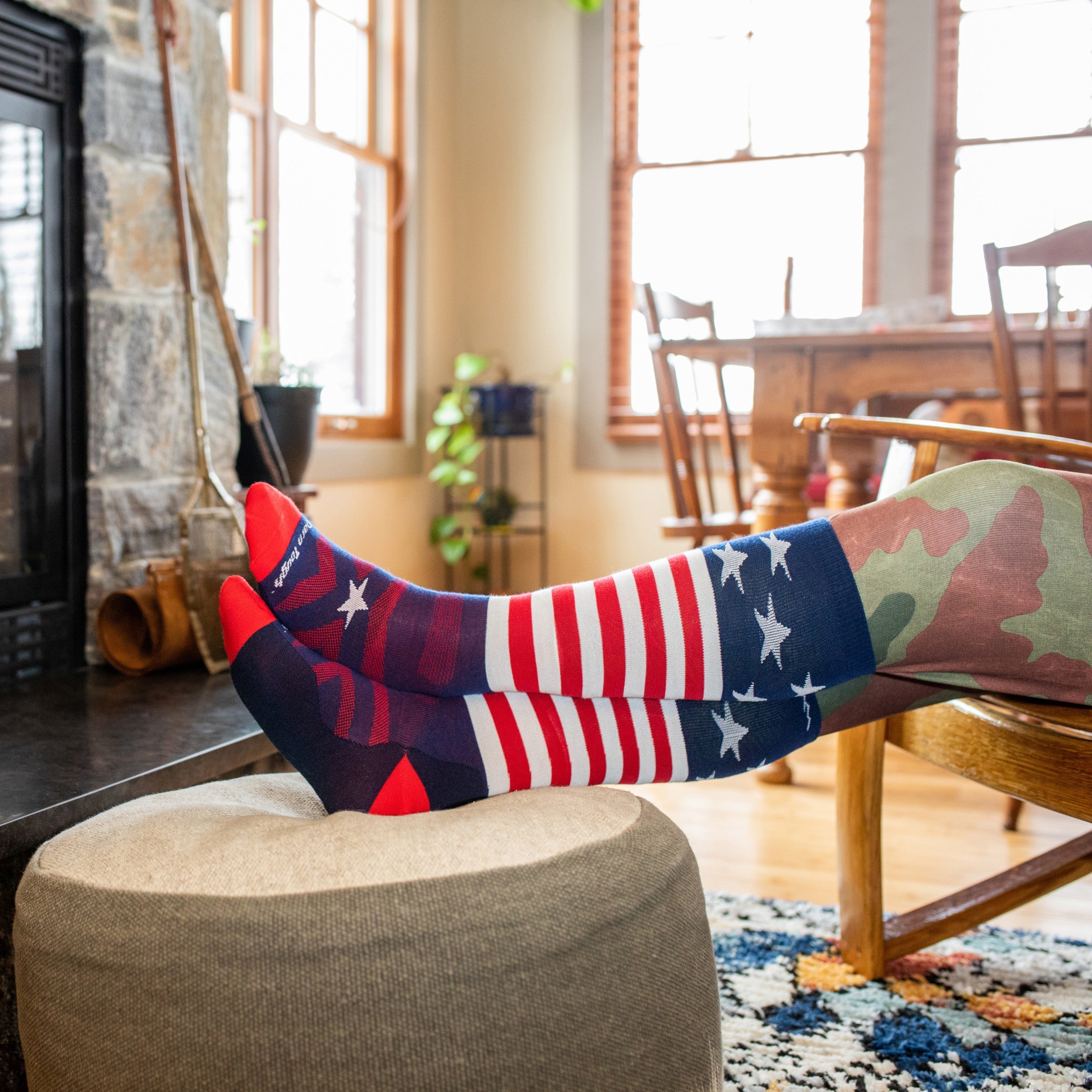 Darn Tough Socks Men's Captain Stripe Over-the-Calf Midweight Ski & Snowboard Socks - Image 2
