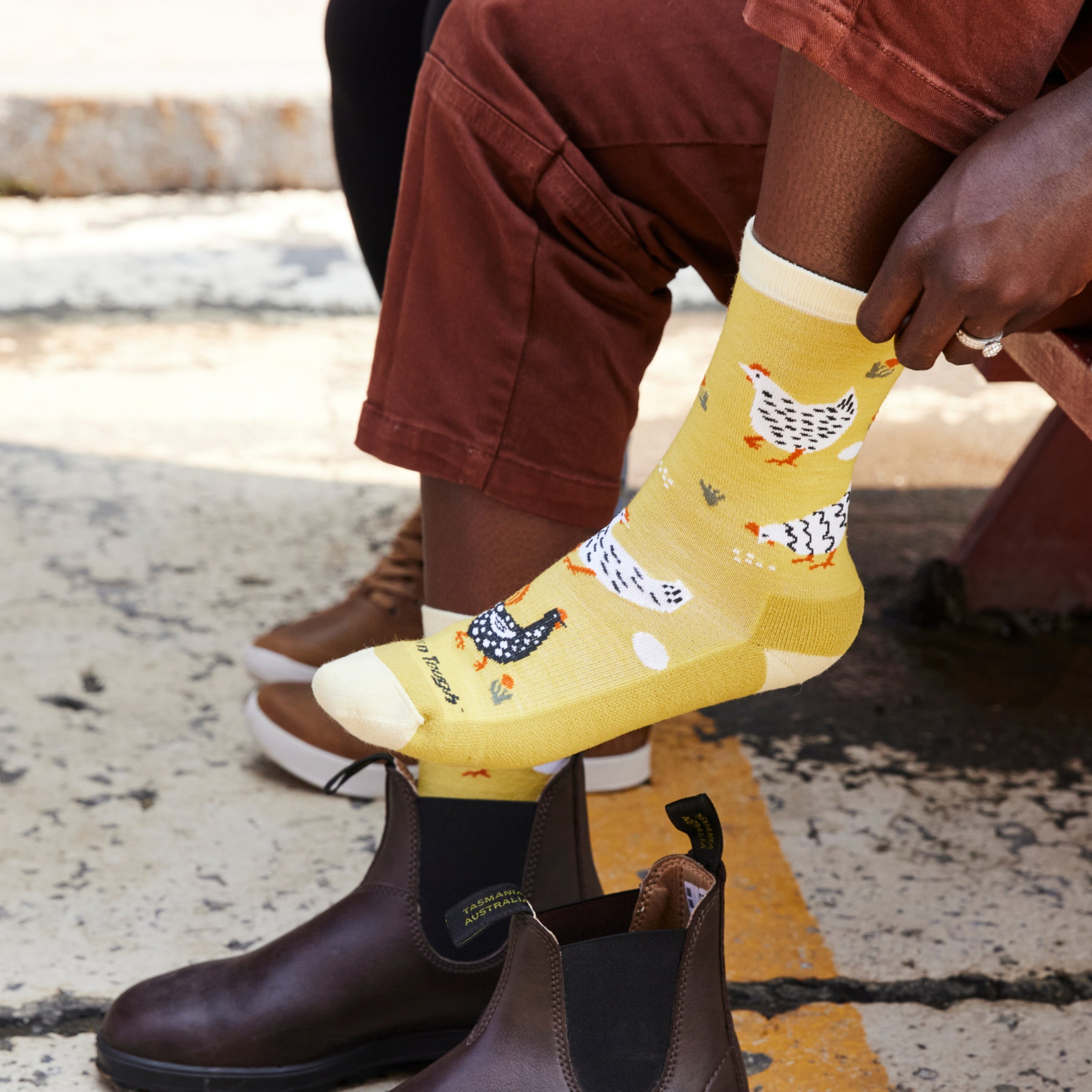 Darn Tough Socks Women's Mother Clucker Crew Lightweight Lifestyle Socks - Image 3