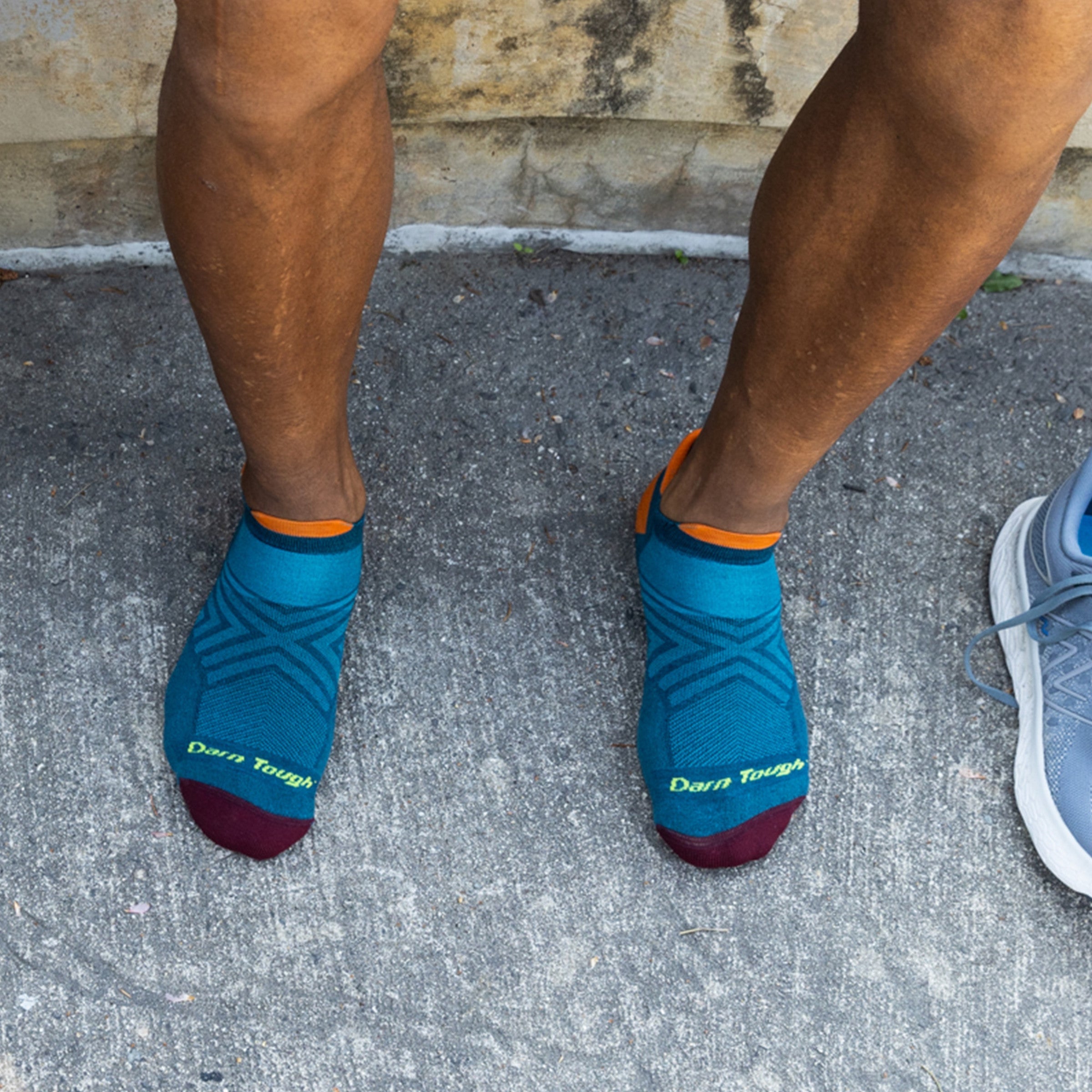 Darn Tough Socks Men's Run No Show Tab Cushioned Ultra-Lightweight Running Socks - Image 20