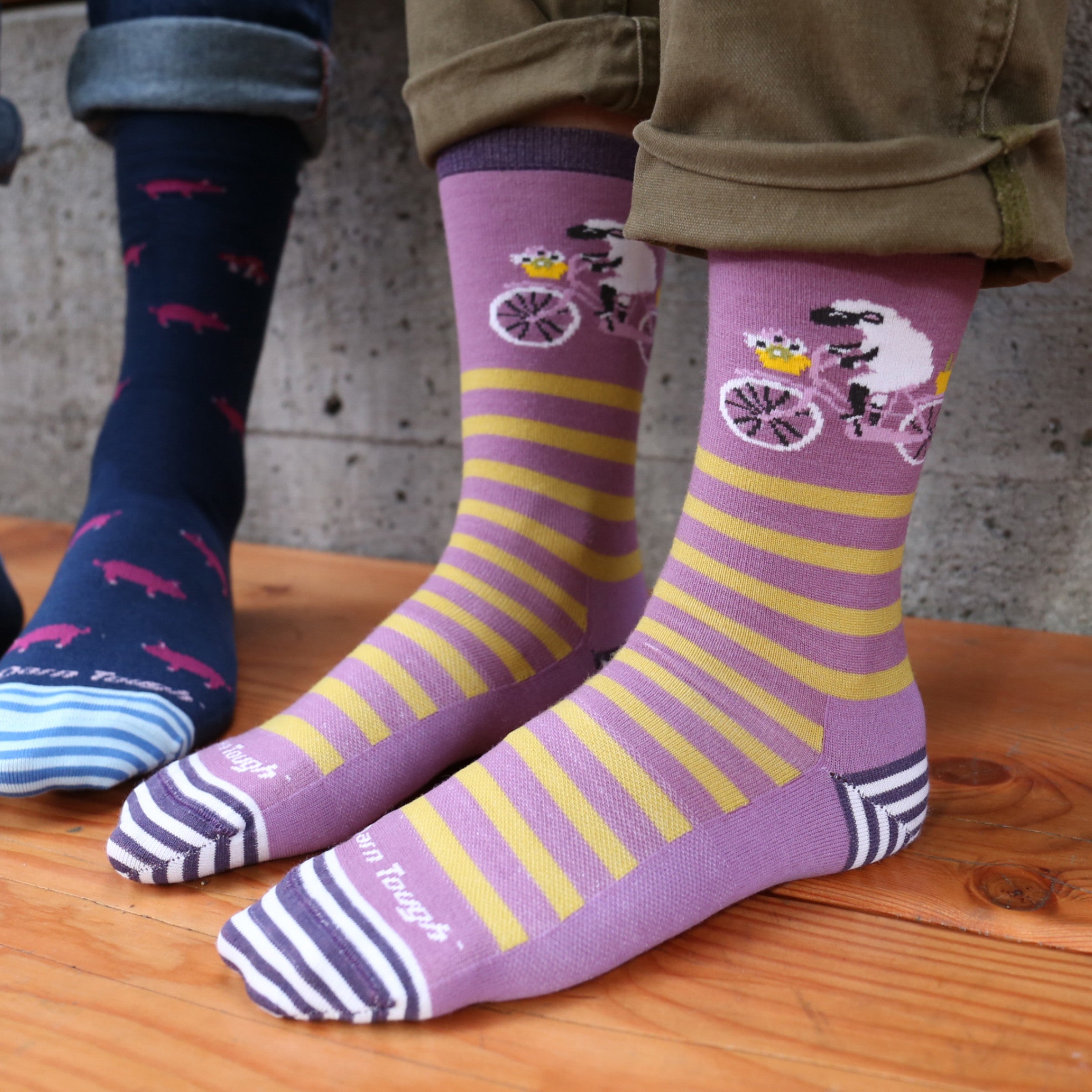 Darn Tough Socks Women's Animal Haus Crew Lightweight Lifestyle Socks - Image 12