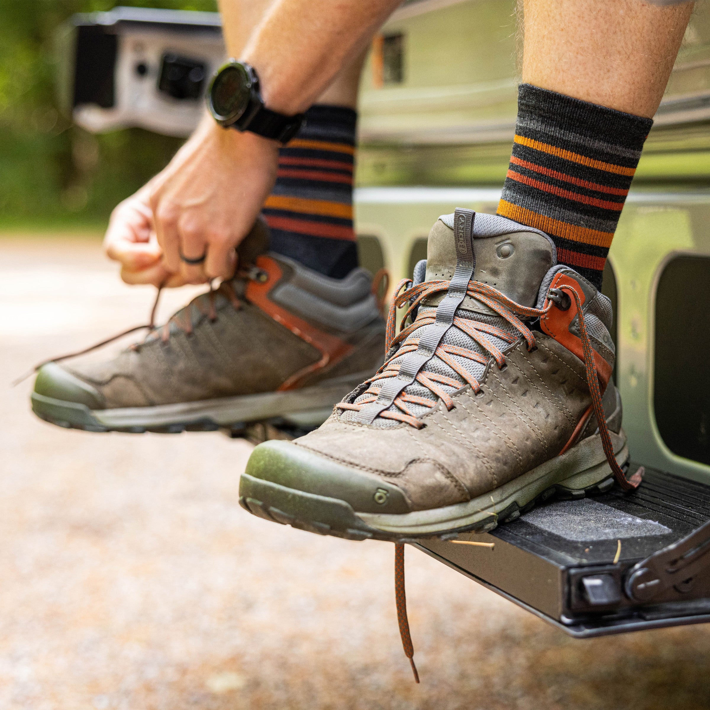 Darn Tough Socks Men's Lightweight Micro Crew Hiking 2-Pack - Image 4