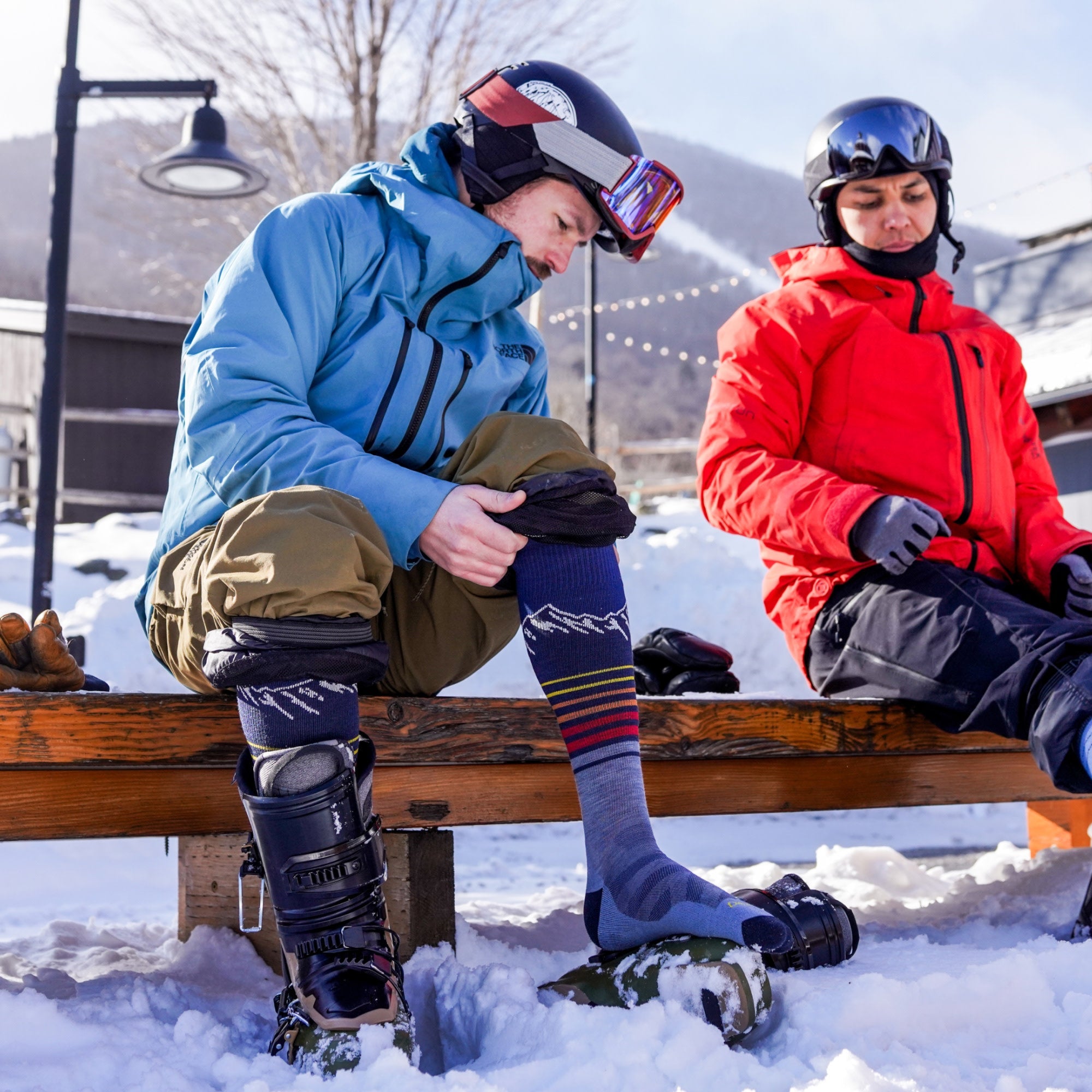 Darn Tough Socks Men's Steep Lines Over-the-Calf Lightweight Ski & Snowboard Socks - Image 3