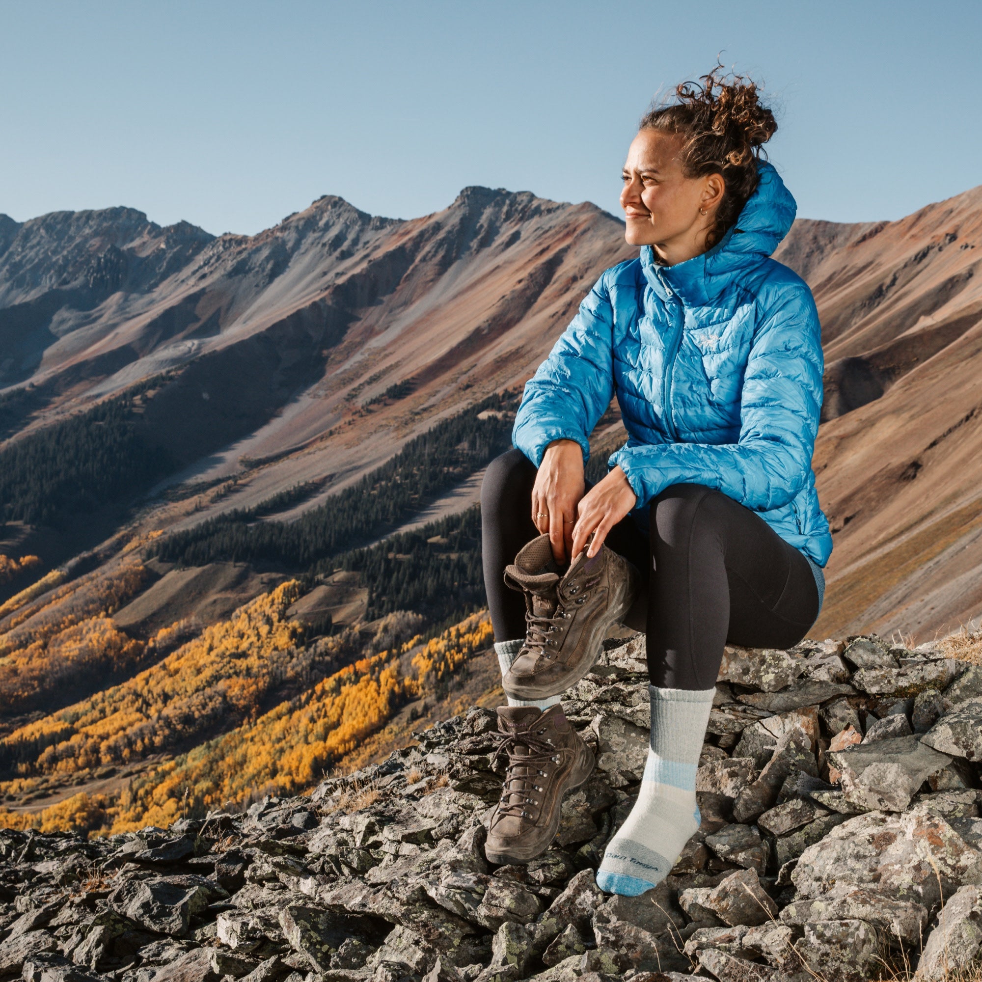 Darn Tough Socks Women's Mountaineering Micro Crew Heavyweight Hiking Socks - Image 4