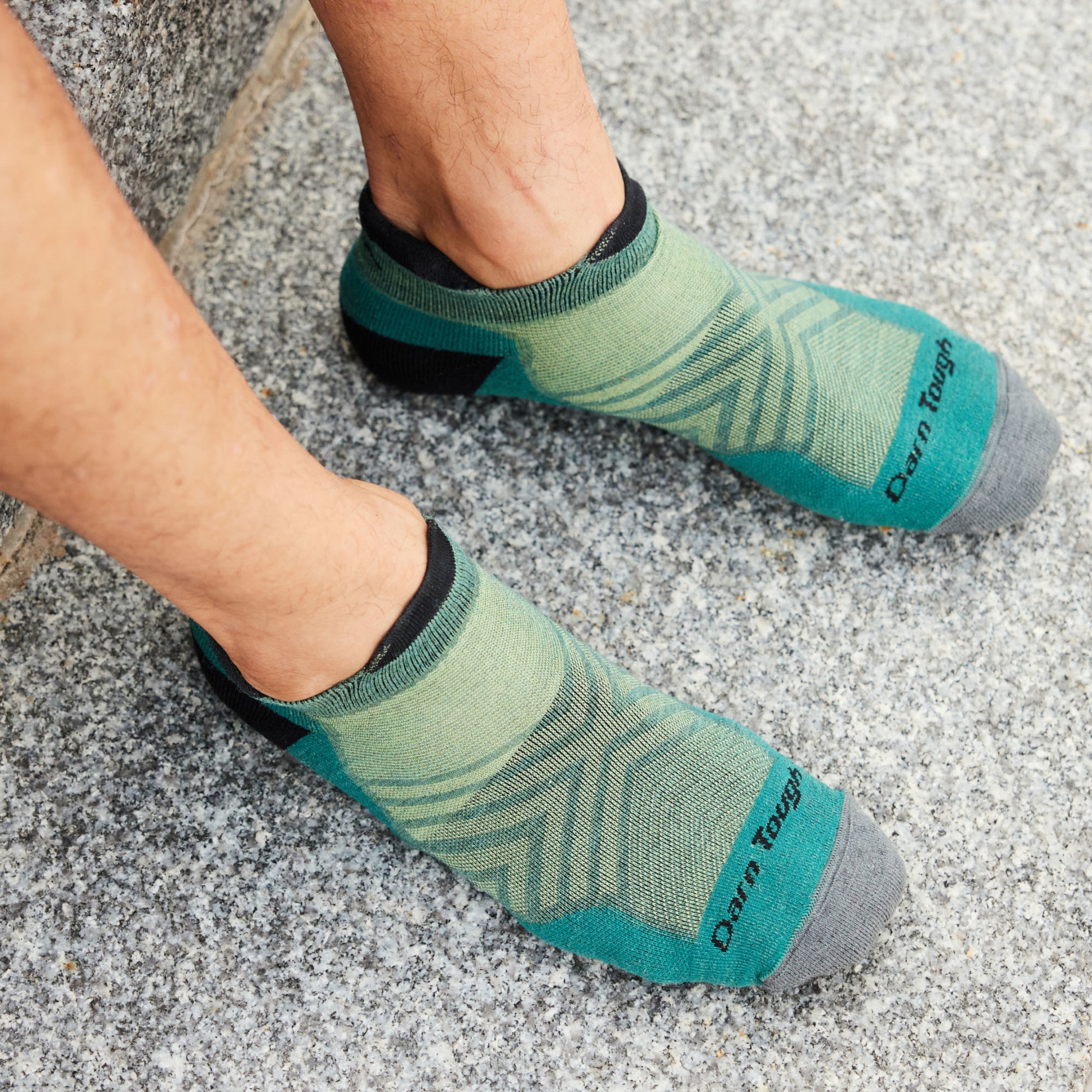 Darn Tough Socks Men's Run No Show Tab Cushioned Ultra-Lightweight Running Socks - Image 8