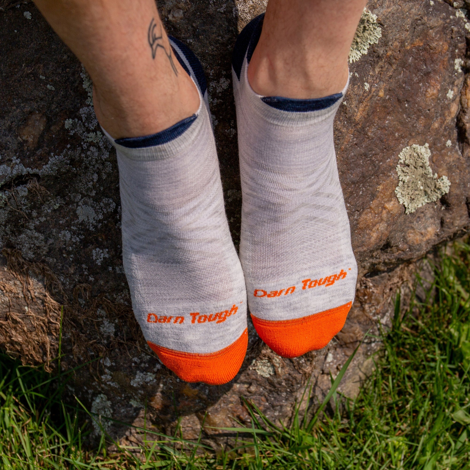 Darn Tough Socks Men's Run No Show Tab Cushioned Ultra-Lightweight Running Socks - Image 6