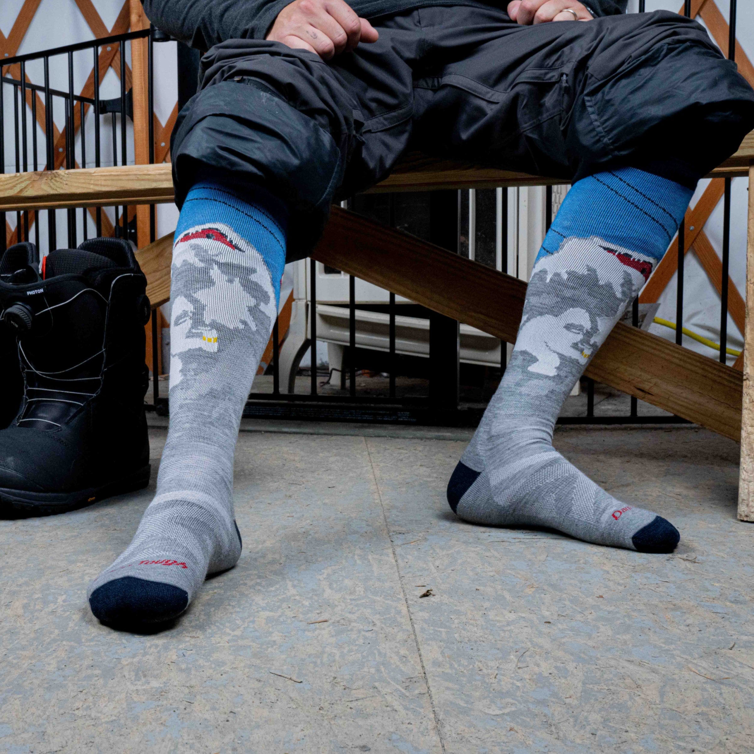 Darn Tough Socks Men's Heady Yeti Over-the-Calf Midweight Ski & Snowboard Socks - Image 3