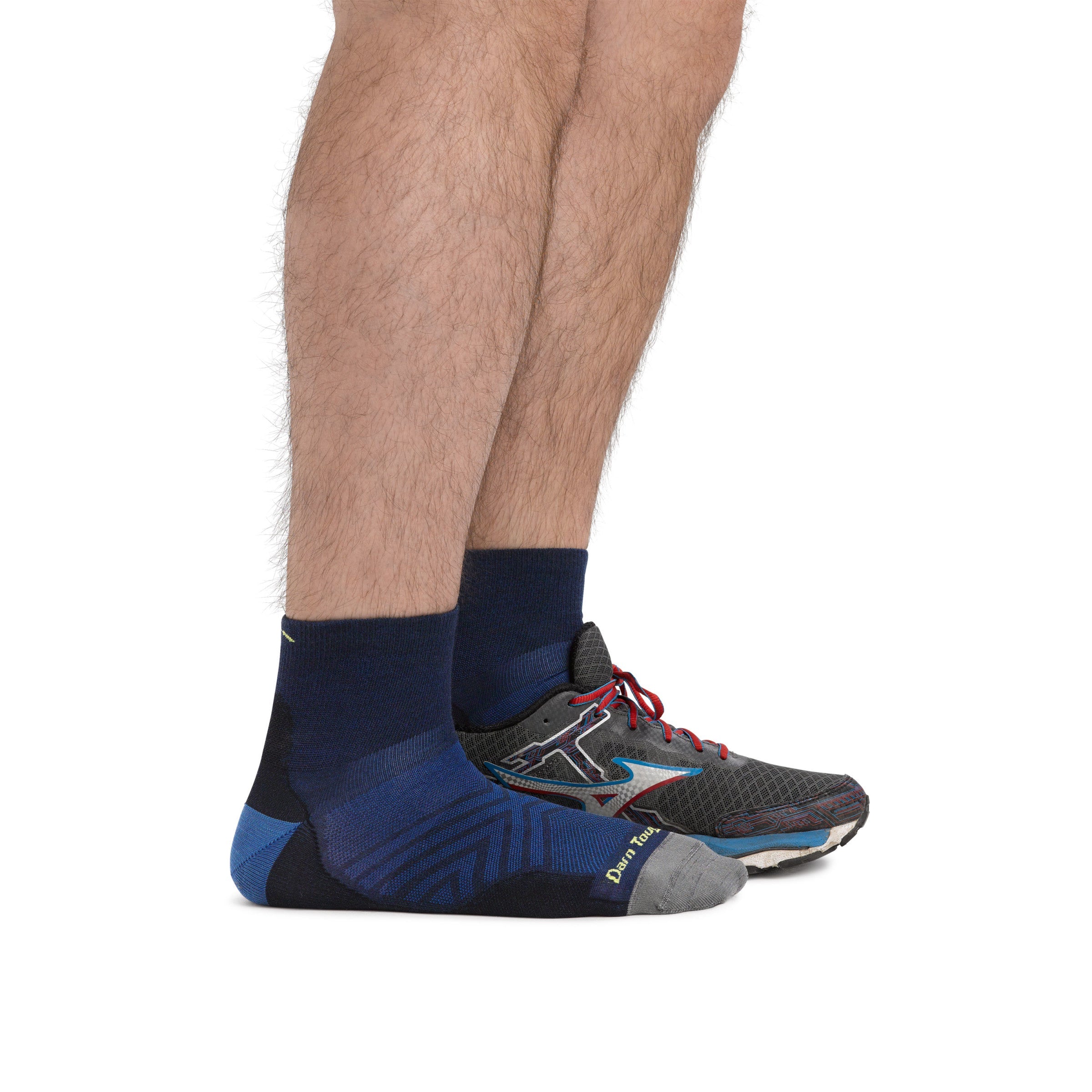 Darn Tough Socks Men's Run Quarter Ultra-Lightweight Running Socks - Image 3