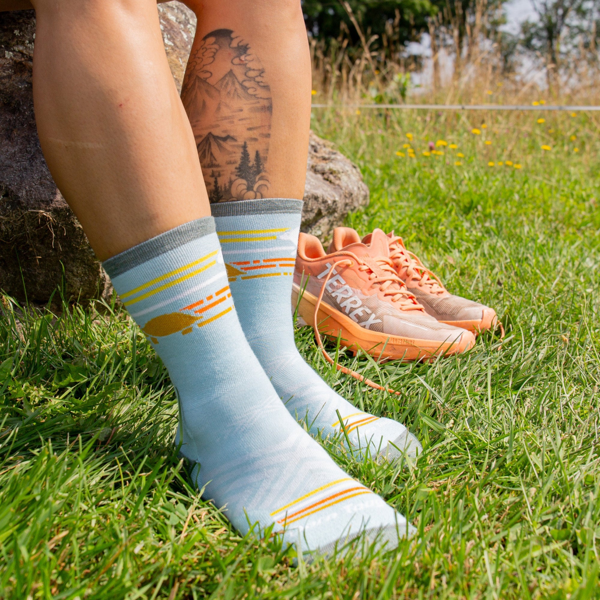 Darn Tough Socks Women's Pacer Micro Crew Ultra-Lightweight Running Socks - Image 5