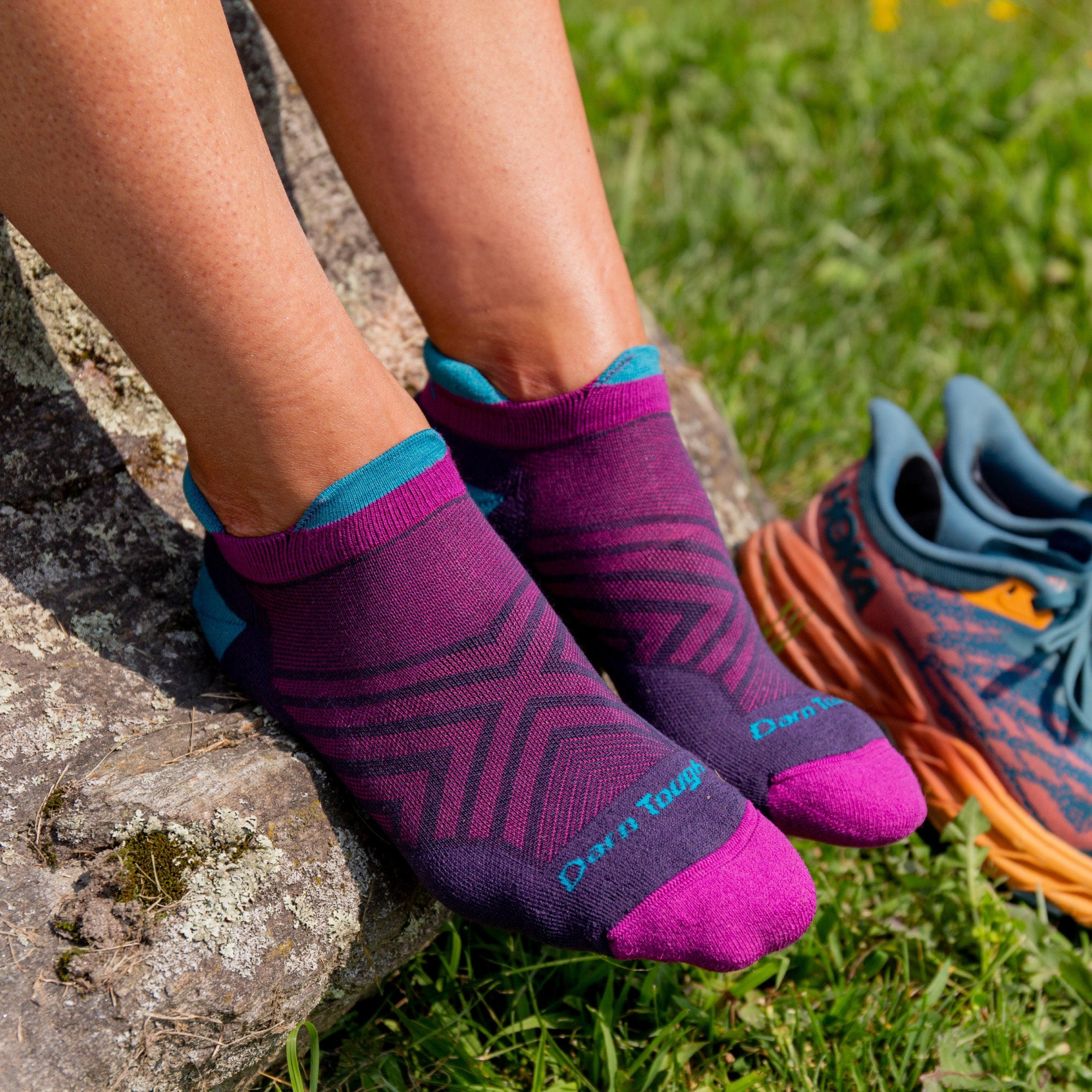 Darn Tough Socks Women's Run No Show Tab Cushioned Ultra-Lightweight Running Socks - Image 20