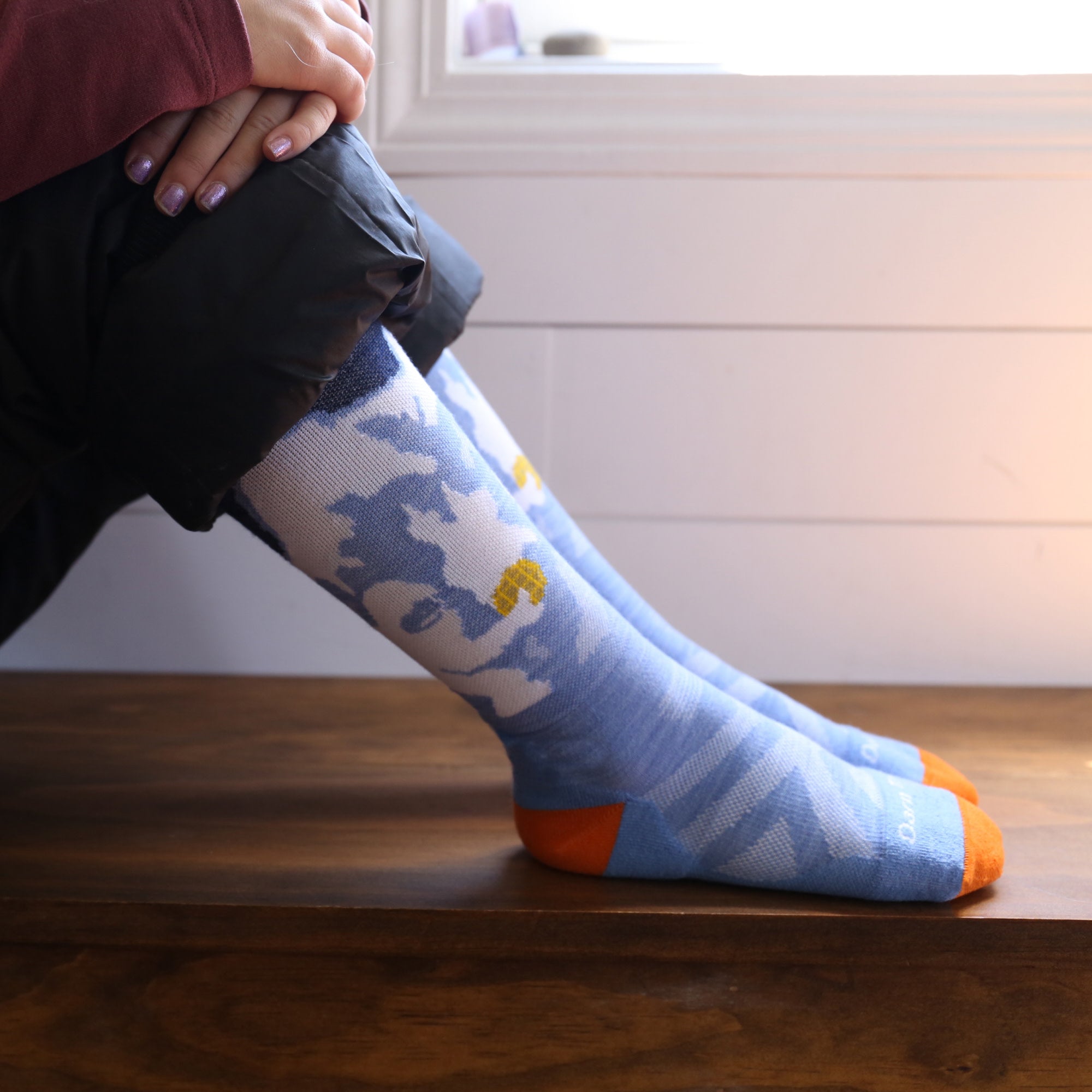 Darn Tough Socks Kids Little Yeti Over-the-Calf Midweight Ski & Snowboard Socks - Image 5