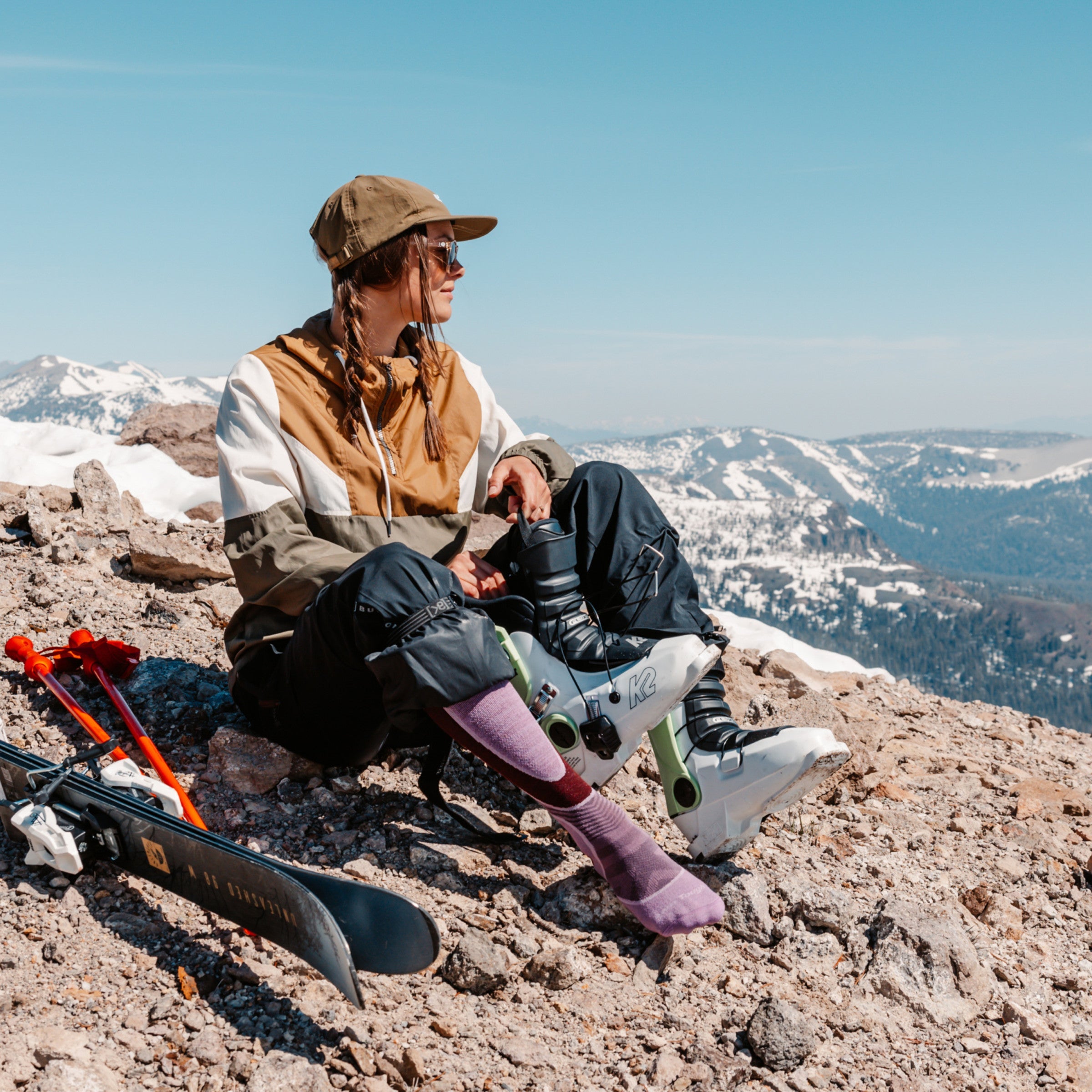 Darn Tough Socks Women's Outer Limits Over-the-Calf Lightweight Ski & Snowboard Socks - Image 4