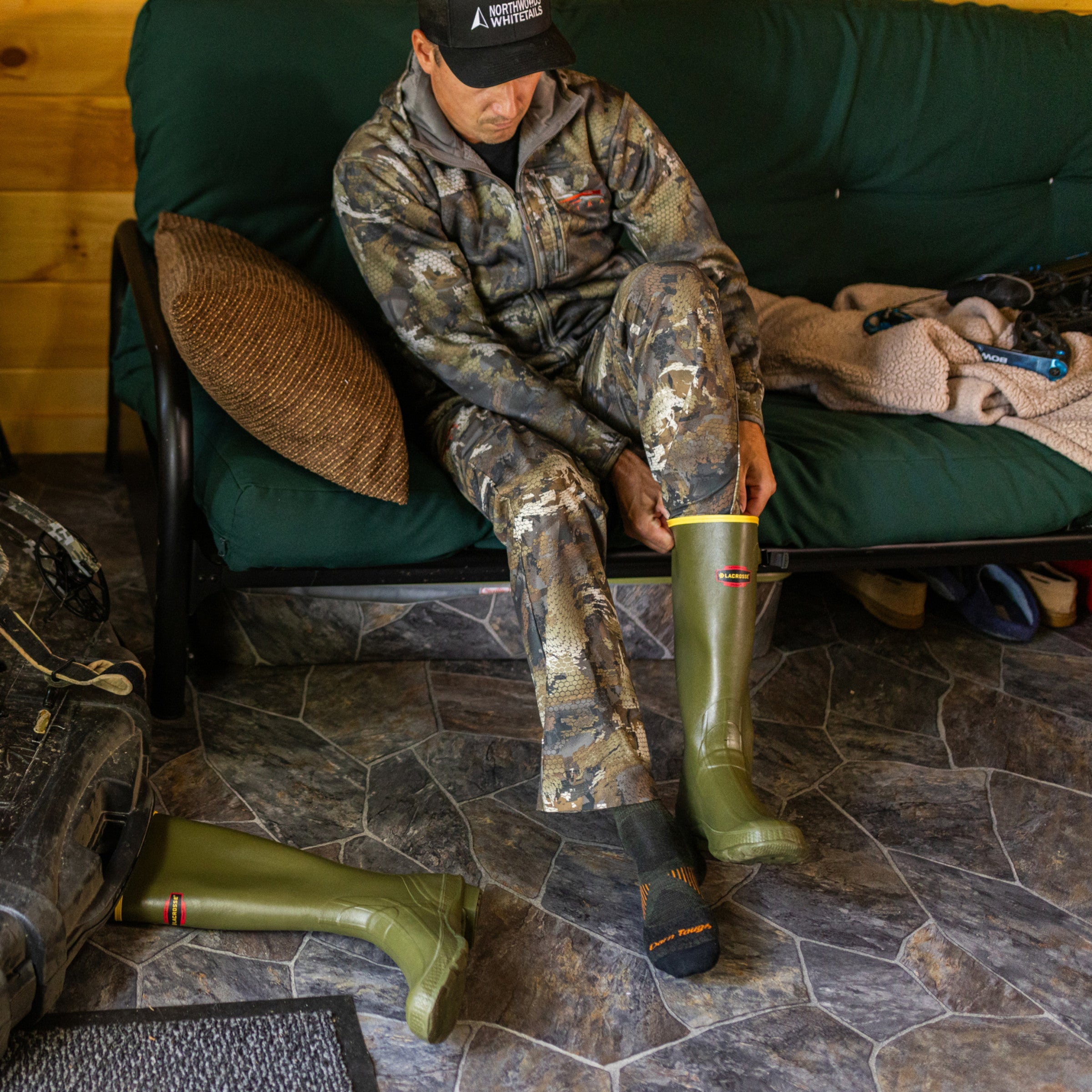 Darn Tough Socks Men's Boot Lightweight Hunting Socks - Image 3