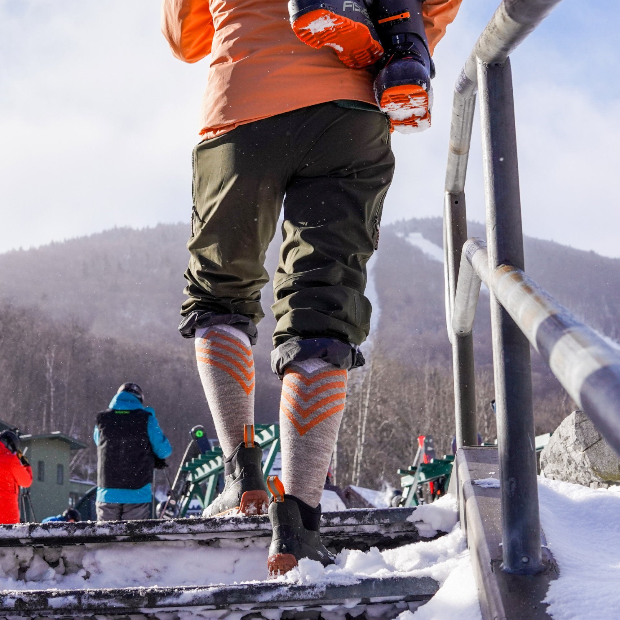 Darn Tough Socks Women's Peaks RFL Over-the-Calf Ultra-Lightweight Ski & Snowboard Socks - Image 8