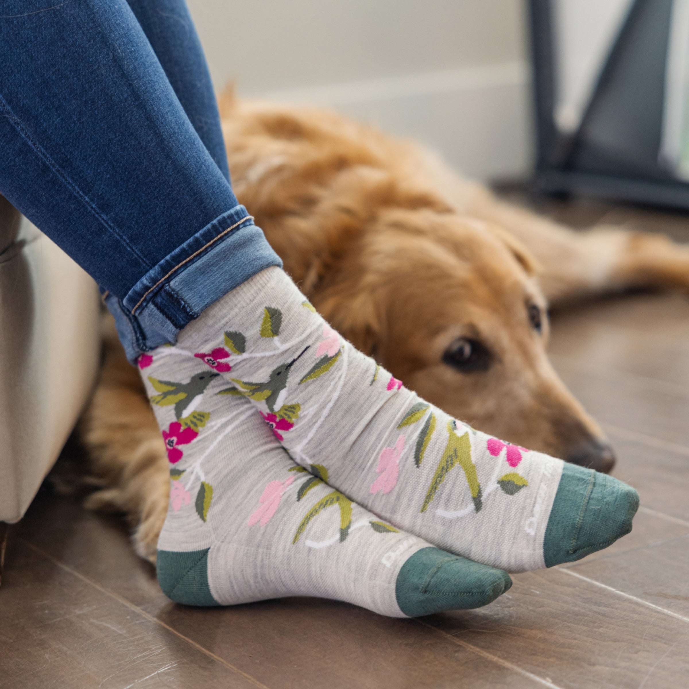 Darn Tough Socks Women's Birds Of A Feather Crew Lightweight Lifestyle Socks - Image 3